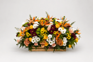 Arreglo floral estilo jardinera canasta primaveral. para usar en ceremonia u otro evento especial