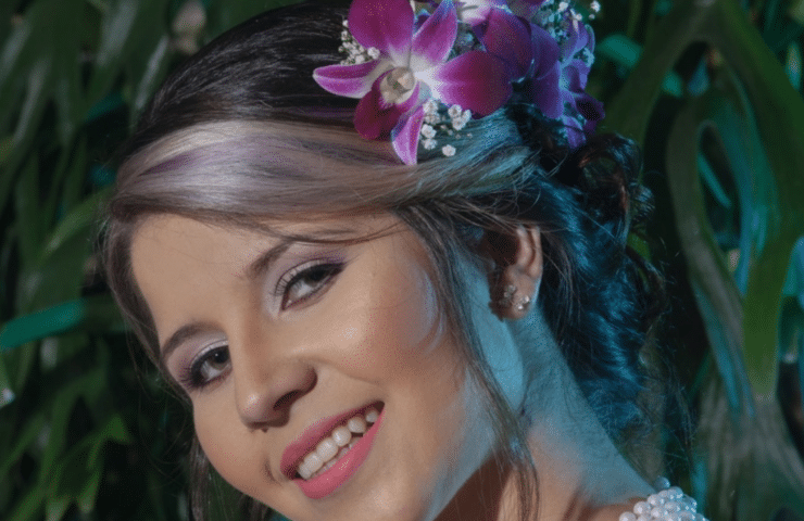 flores naturales para el cabello