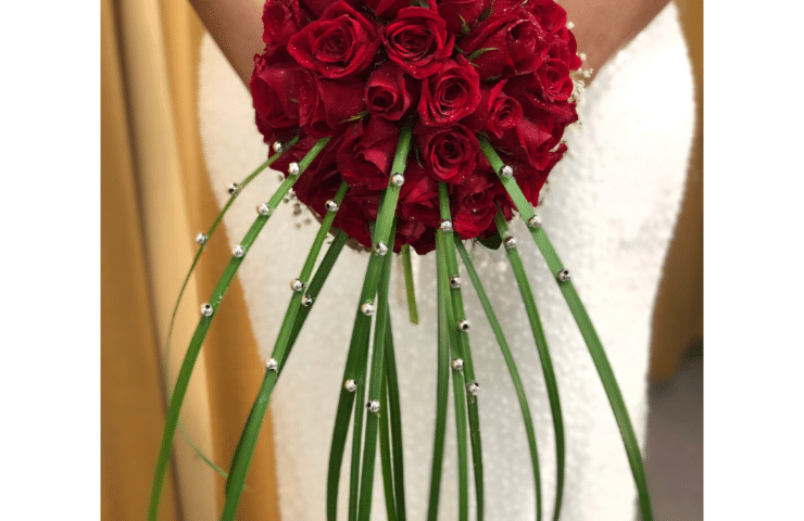 Yugo de Novia en Rosas Rojas