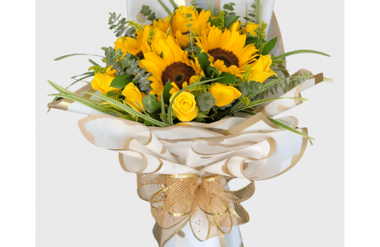 Regala un hermoso bouquet de girasoles y rosas amarillas. Tenemos envio GRATIS en Medellín y el Área Metropolitana.