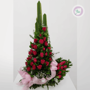 El regalo floral de cumpleaños con rosas naturales es el detalle perfecto para expresar amor, ternura en su cumpleaños.