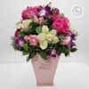 Regala un hermoso Ramo rosado de rosas y orquídeas. Tenemos los arreglos hermosos para tu persona especial