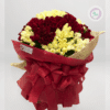 bouquet buchon con rosas blancas y rojas.