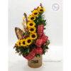 Arreglo floral con girasoles con toque navideño - Floristería en Antioquia.