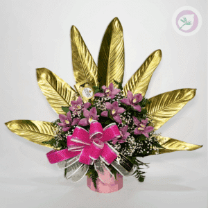Ramo de flores orquídeas para regalar en navidad. Flores rosadas.