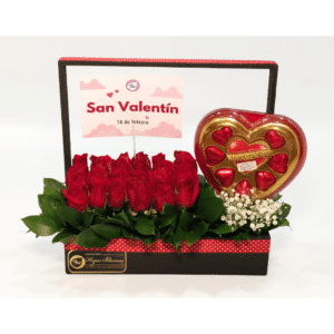 Ramo de rosas rojas con chocolates para San Valentín u otra ocasión especial.