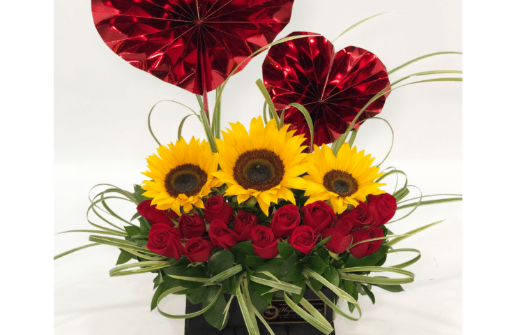 Ramo de rosas y girasoles
