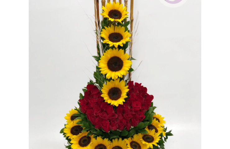 Arreglos de girasoles y rosas
