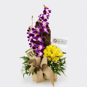 Con Luz floral regala un hermoso ramo con rosas amarillas, orquideas. Tenemos los arreglos hermosos para esa persona especial.