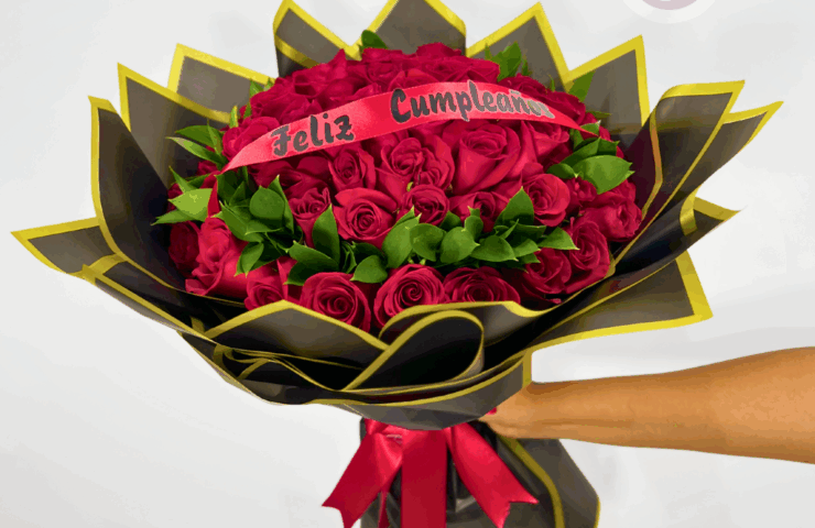 Hermoso ramo de rosas rojas!