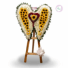 Un homenaje lleno de paz y significado. Nuestro arreglo fúnebre Alas de Despedida está diseñado en forma de alas, simbolizando el descanso eterno, la protección y el amor que permanece incluso después de la partida.