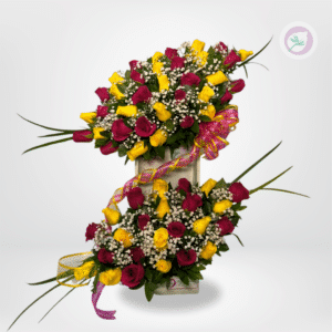 Torre de rosas Arreglo Premium de Dos Niveles Sorprende con una creación floral majestuosa que transmite amor, elegancia y exclusividad. Nuestra Torre de Rosas es un arreglo de dos niveles diseñado para destacar, ideal para quienes buscan un regalo verdaderamente inolvidable.