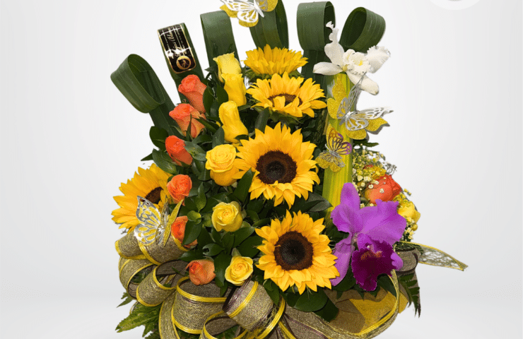 El jardin exotico rosas y girasoles. Sorprende con una composición floral única que mezcla elegancia, color y exotismo en un solo diseño.