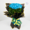 Haz de cualquier celebración un momento inolvidable con nuestro Sueño Azul, un bouquet diseñado para quienes aman los detalles diferentes y llenos de significado.